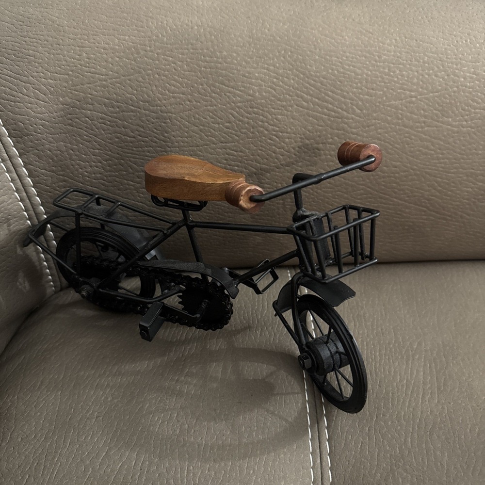 Metal Bicycle Figurine Desk Decor Miniature Bike Sculpture Vintage Style Gift